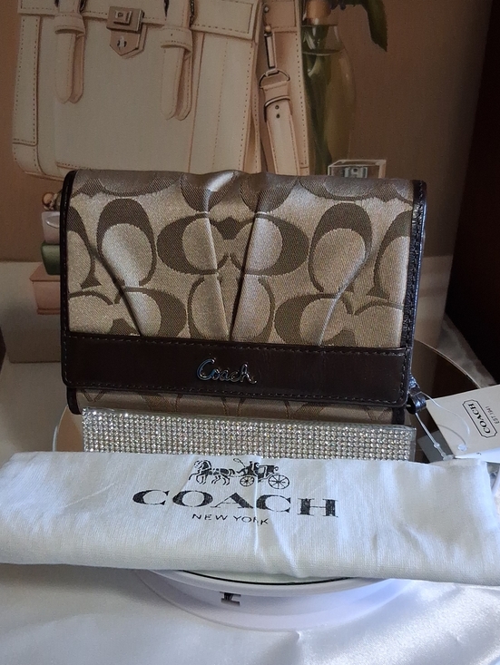 Coach Handbags - Coach Signature Soho  VINTAGE Y2K Wallet in Brown and Tan NWT With Dust Bag